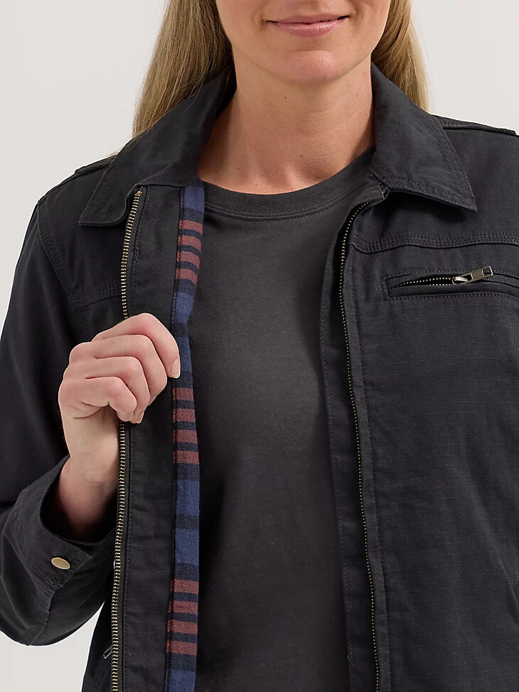 giacca da lavoro da donna wrangler riggs workwear foderata in flanella colore nero carbone