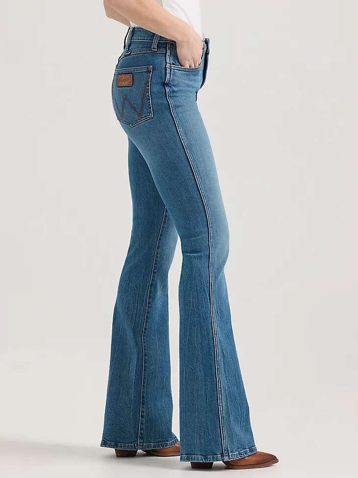 jeans a zampa delefante a vita alta wrangler retro bailey da donna collins