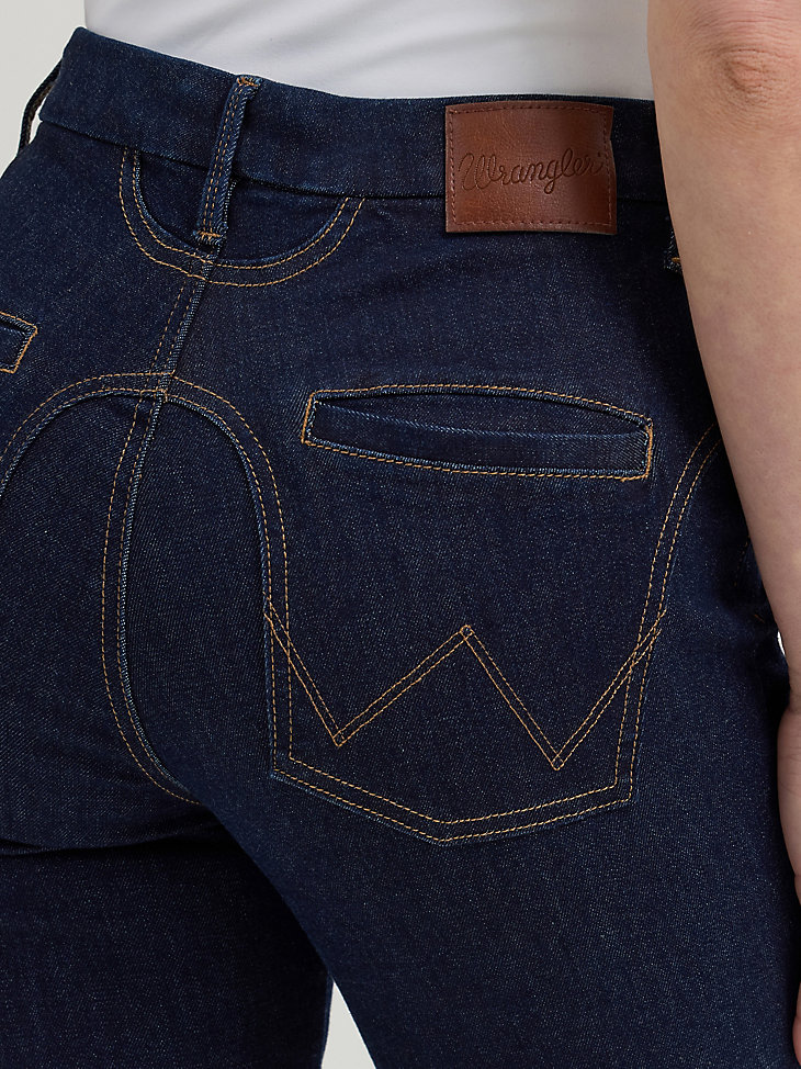 jeans a zampa delefante wrangler bespoke da donna modello adalyn