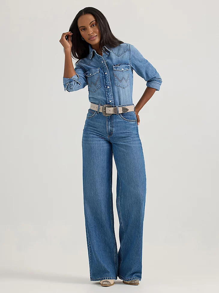 camicia da donna wrangler classic denim slim western con bottoni automatici lavaggio medio