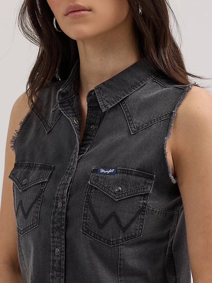 canotta da donna wrangler frayed denim crop western snap nera