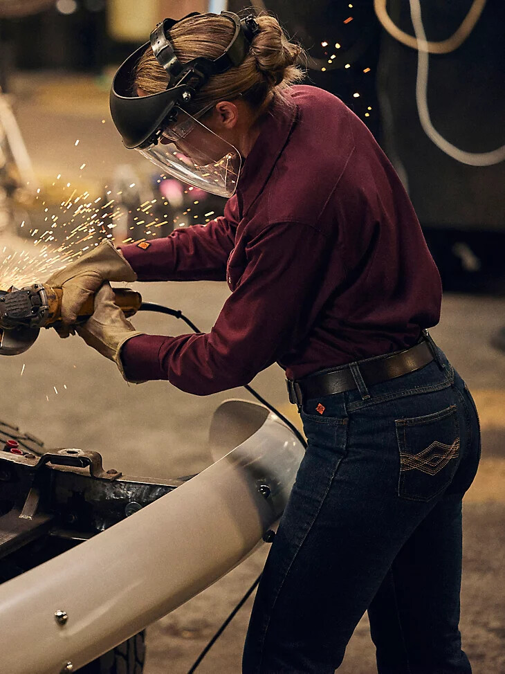 camicia da lavoro a maniche lunghe ignifuga wrangler fr da donna colore bordeaux