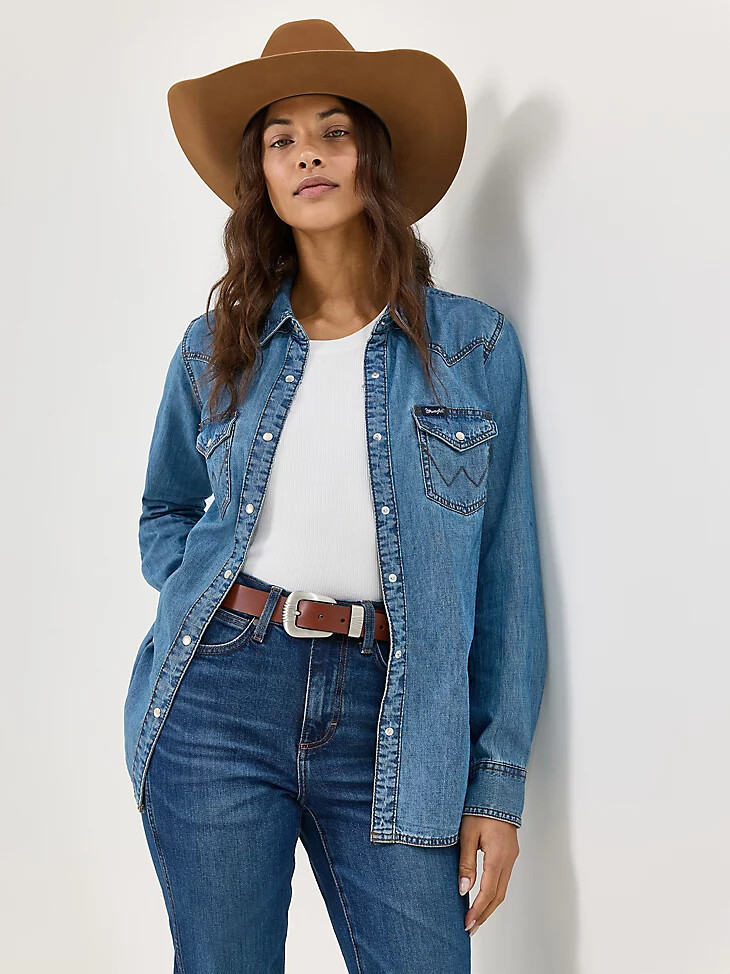 camicia da donna in denim con bottoni a pressione in stile western a maniche lunghe in denim medio