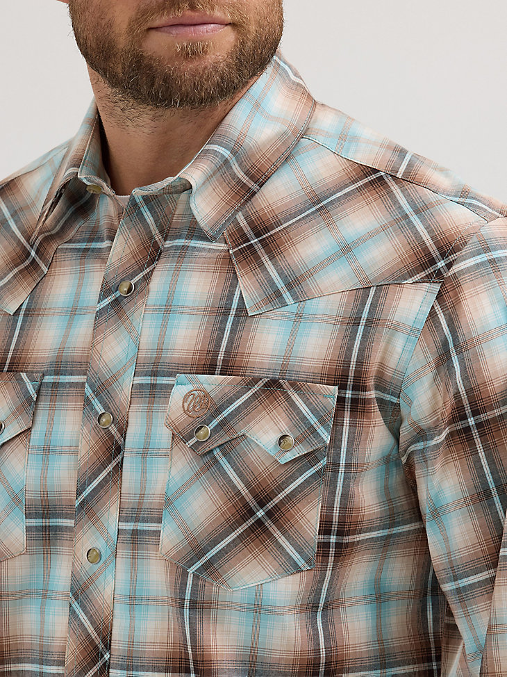 camicia western da uomo wrangler retro a maniche lunghe con bottoni a pressione e tasca a dente di sega in tessuto a quadri color tanino
