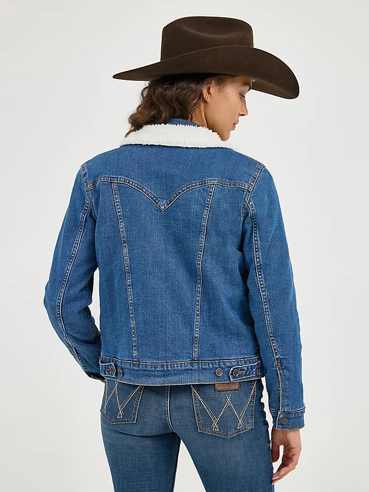 giacca in denim western foderata in sherpa wrangler retro da donna in denim