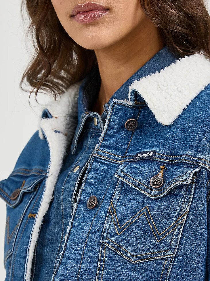 giacca in denim western foderata in sherpa wrangler retro da donna in denim