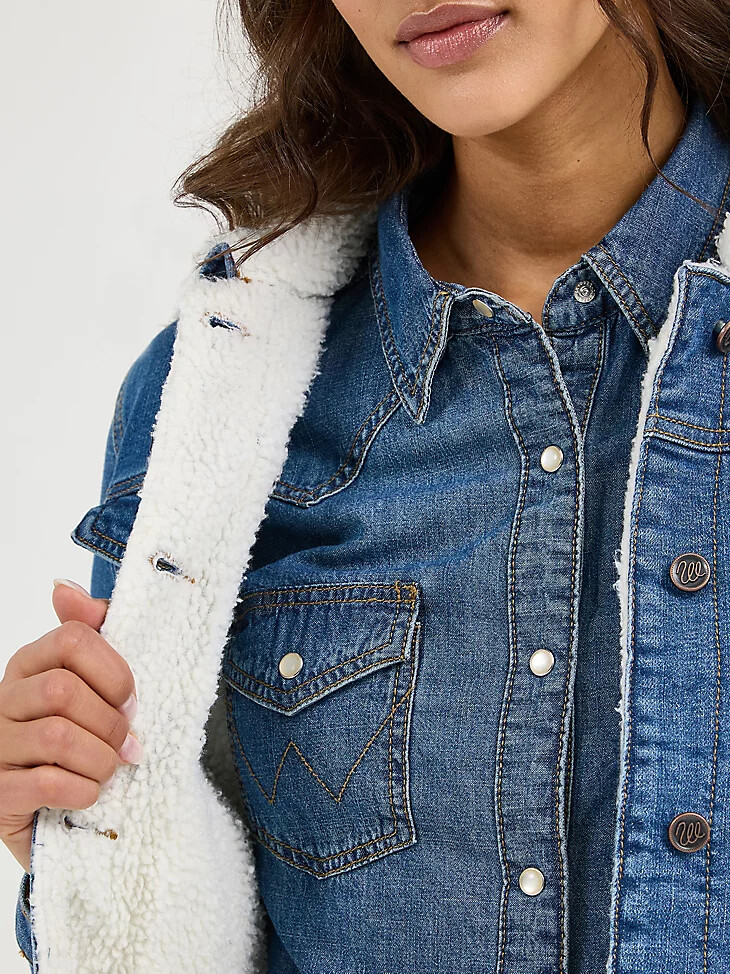 giacca in denim western foderata in sherpa wrangler retro da donna in denim