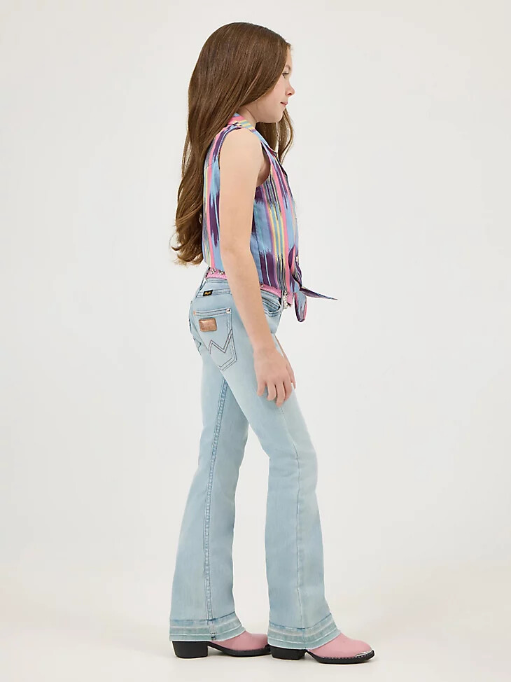 stivali da bambina wrangler x lainey wilson con orlo grezzo lavaggio blu candeggina