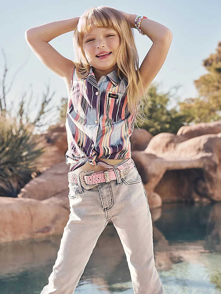 maglietta senza maniche con bottoni automatici e lacci anteriori wrangler x lainey wilson da bambina summer checotah