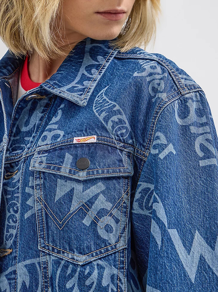 giacca in denim con logo laser da uomo wrangler x hot wheels blu medio