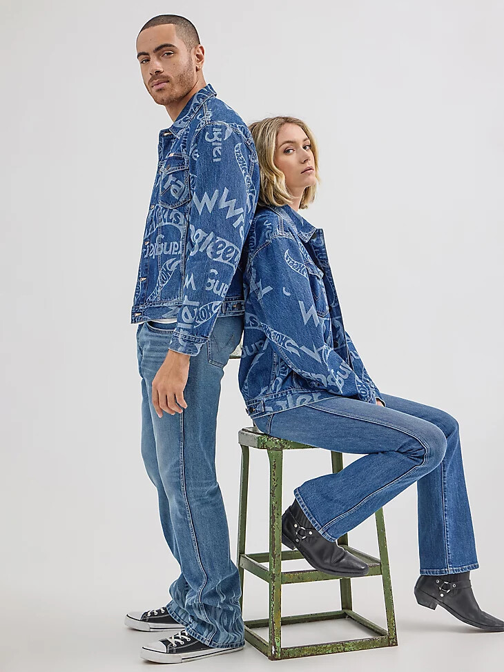 giacca in denim con logo laser da uomo wrangler x hot wheels blu medio