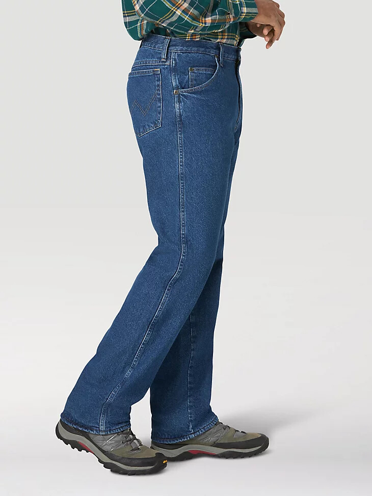 jeans wrangler rugged wear con fodera in pile e vestibilità rilassata lavaggio stonewash