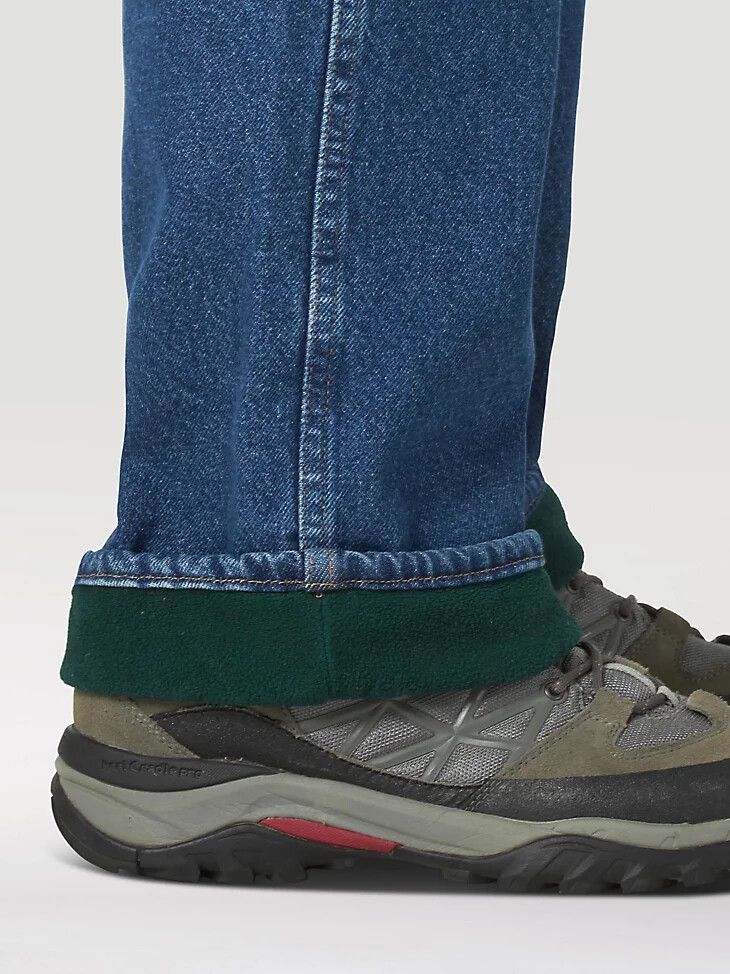 jeans wrangler rugged wear con fodera in pile e vestibilità rilassata lavaggio stonewash