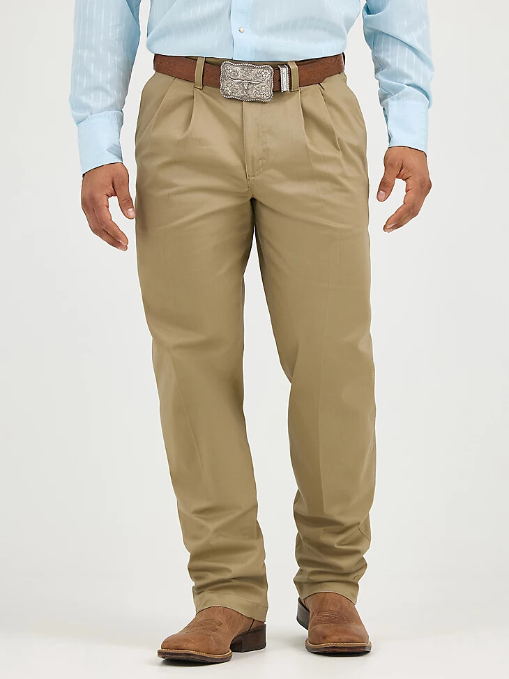pantaloni da uomo wrangler casuals con pieghe anteriori e vestibilità rilassata color cachi