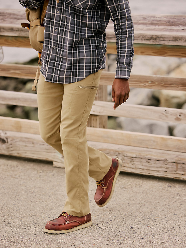 pantaloni cargo da uomo wrangler flex waist outdoor elmwood