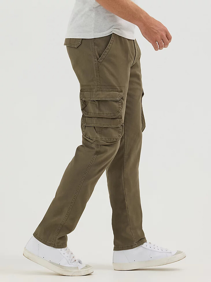 pantaloni cargo affusolati wrangler flex da uomo verde pino