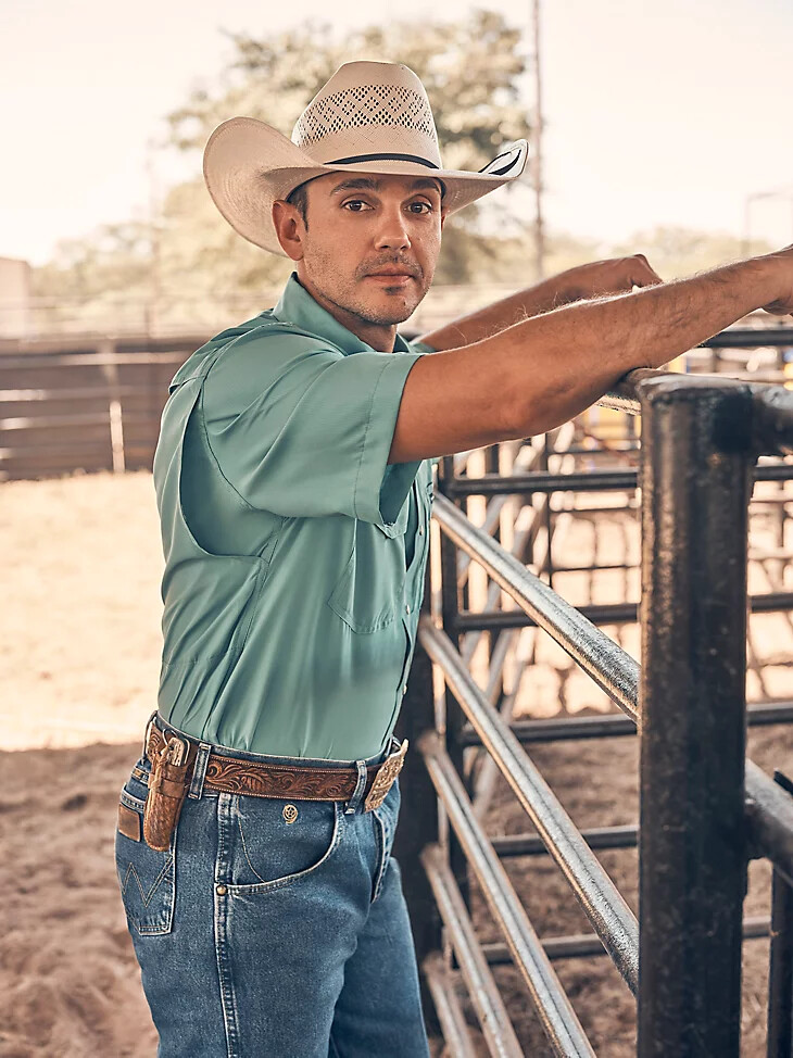 camicia a maniche corte da uomo wrangler performance snap tinta unita color verde acqua tenue