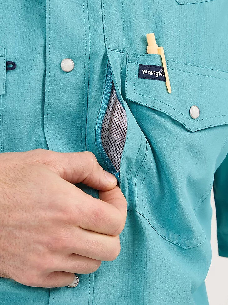 camicia a maniche corte da uomo wrangler performance snap tinta unita color verde acqua tenue