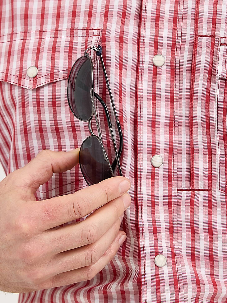 camicia a quadri a maniche corte wrangler performance snap da uomo colore rosso picnic
