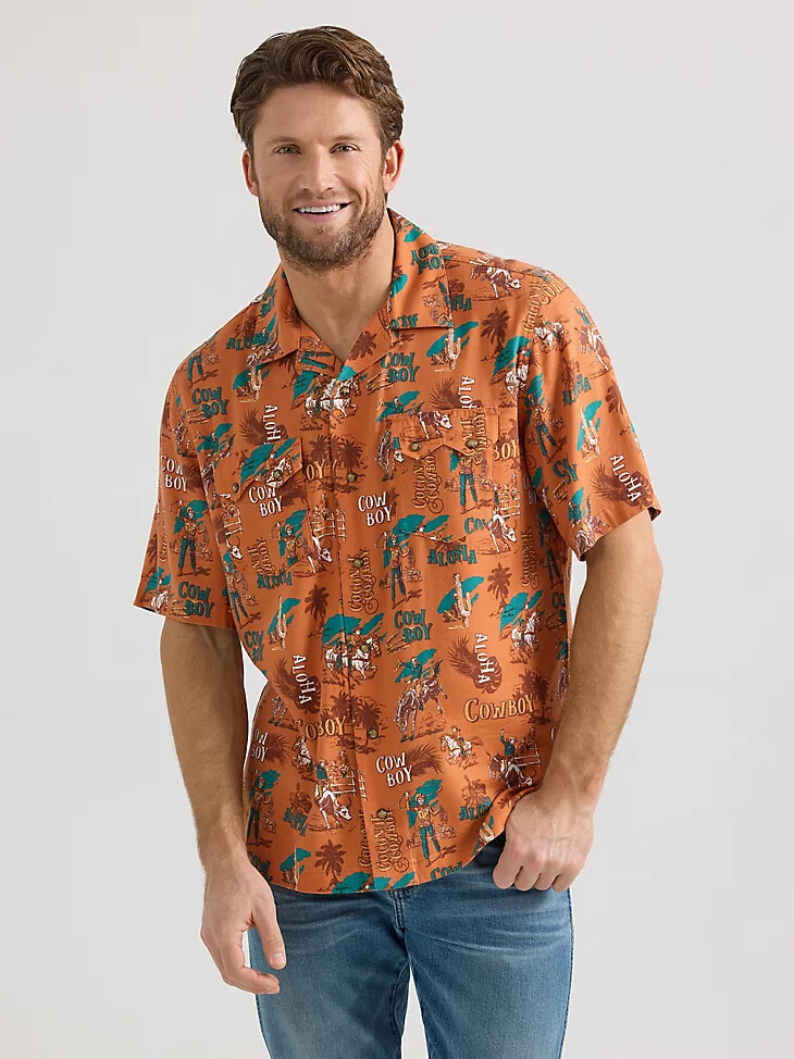 camicia da campeggio con bottoni a pressione sul davanti e scritta wrangler coconut cowboy aloha orange