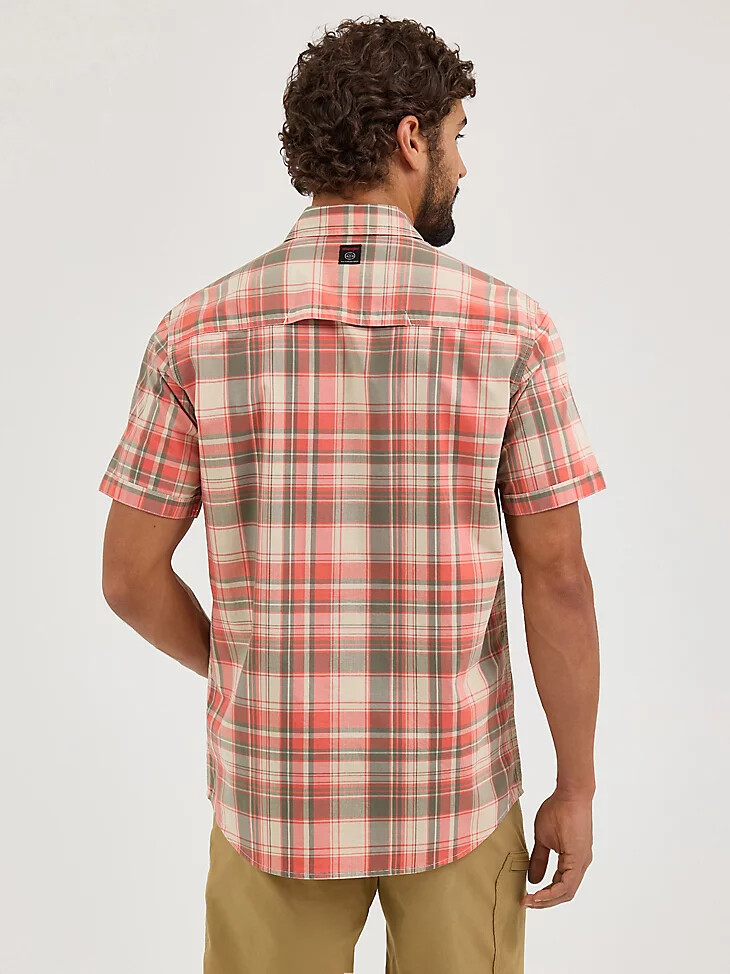 camicia a quadri con tasca e cerniera in cedro da uomo wrangler atg corallo