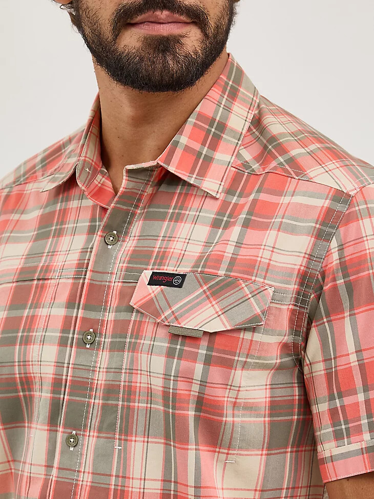 camicia a quadri con tasca e cerniera in cedro da uomo wrangler atg corallo