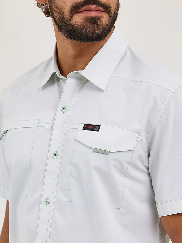 camicia da uomo wrangler atg in cedro con tasca e cerniera verde limo
