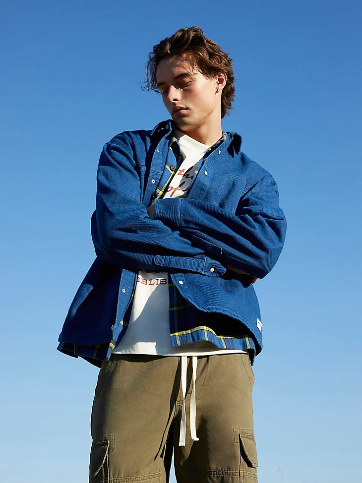 camicia oversize in twill blu delft da uomo wrangler x pacsun