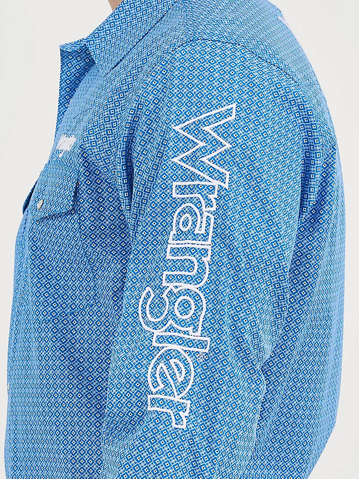camicia da uomo con stampa western a maniche lunghe e logo wrangler cerulean