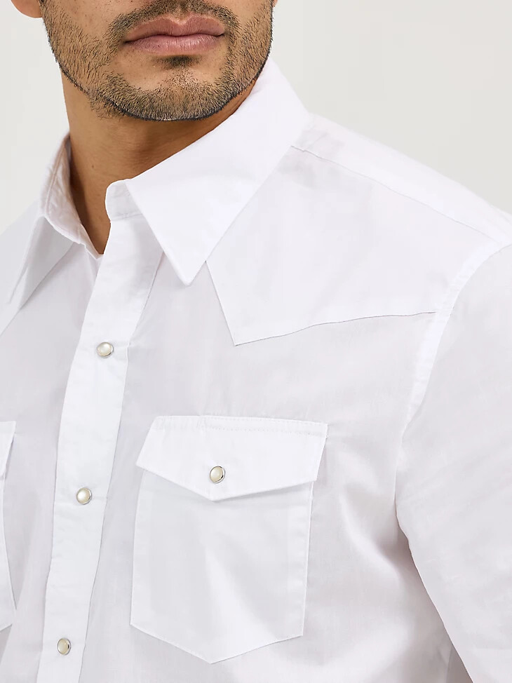 camicia sportiva da uomo wrangler a maniche corte tinta unita con bottoni automatici bianca