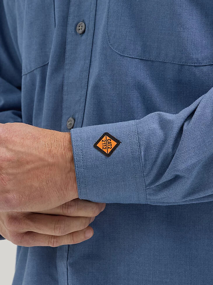 camicia da lavoro con tasca a patta e ignifuga wrangler fr riggs blu chiaro